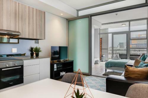 Stylish Central Apartment Near Table Mountain