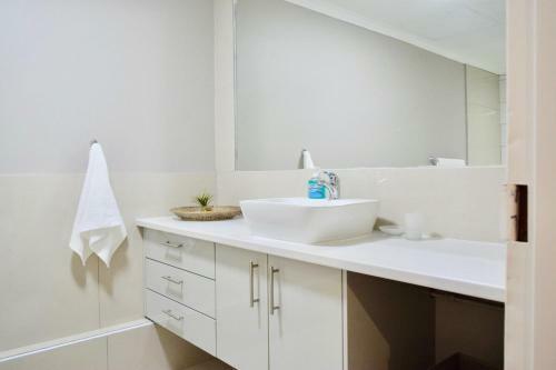 Modern & Spacious City Apartment