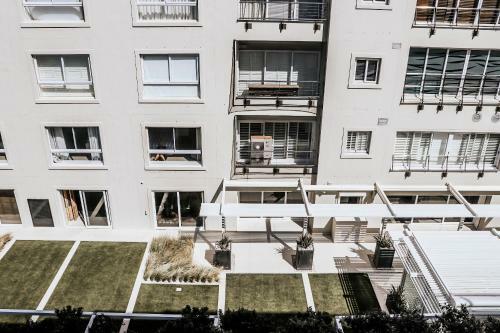 New Cumberland- Beachfront Apartment-ocean Views-wifi
