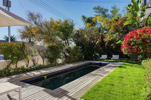 Victorian Manor Apartment Near de Waal Park