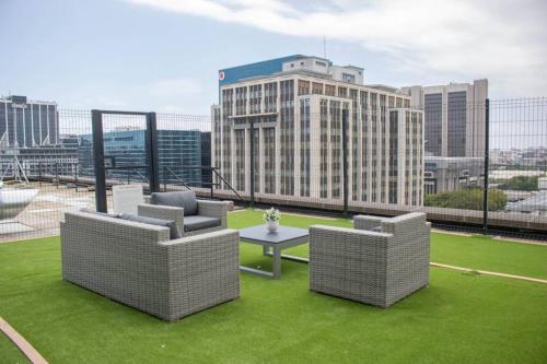 Modern Penthouse Apartment. City Center. 11.1