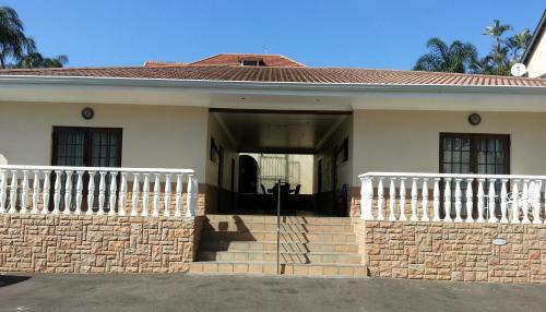Hostal Albion Manor