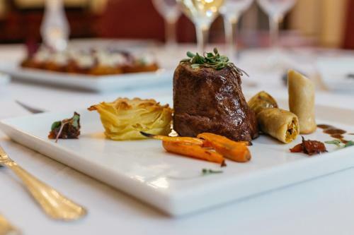 Hotel Rand Club Suites