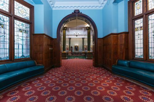 Hotel Rand Club Suites