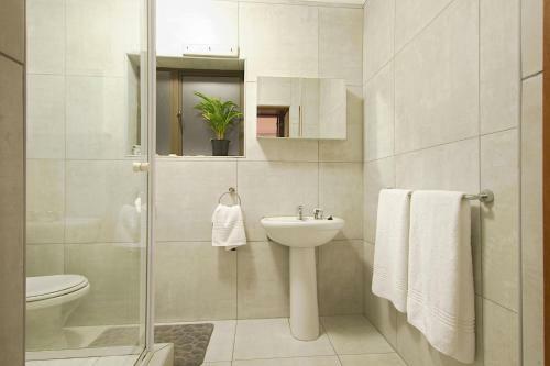 Hostal Royal Palms Guest House