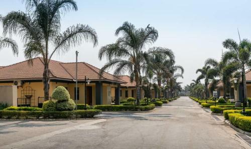 3 Bedrooms Exclusive Villa In Mass Media