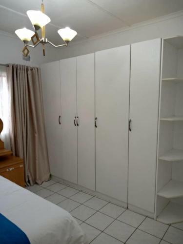 3 Bedrooms Exclusive House In Northmead