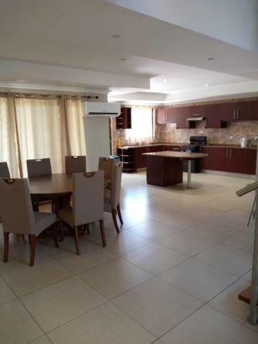 4 Bedrooms Luxurious Apartment In Jesmondin
