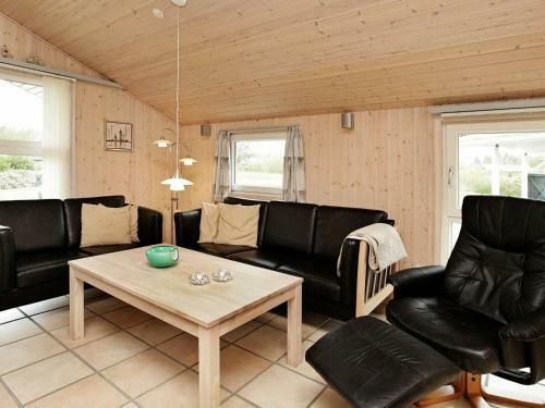 Three-bedroom Holiday Home In Oksb�l 35