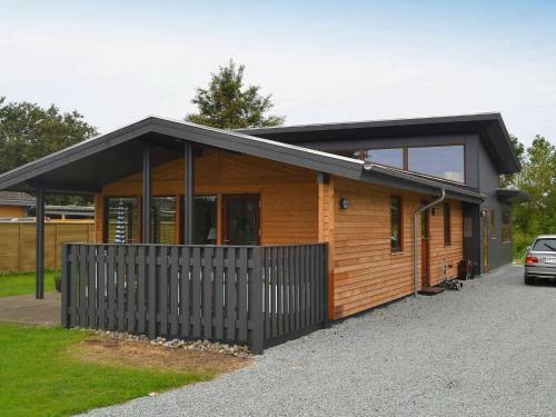Three-bedroom Holiday Home In Bjert 5