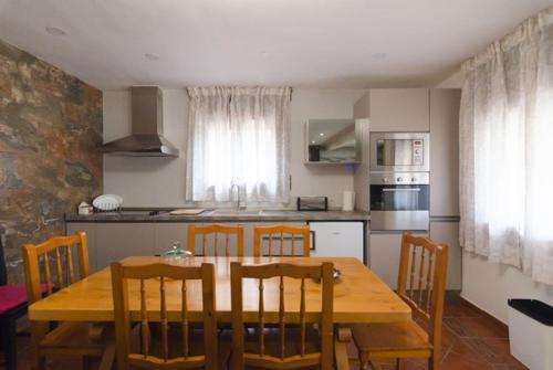 Montbarbat Villa Sleeps 8 Pool Wifi