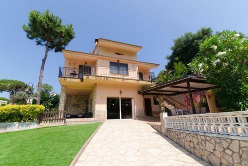 Montbarbat Villa Sleeps 8 Pool Wifi