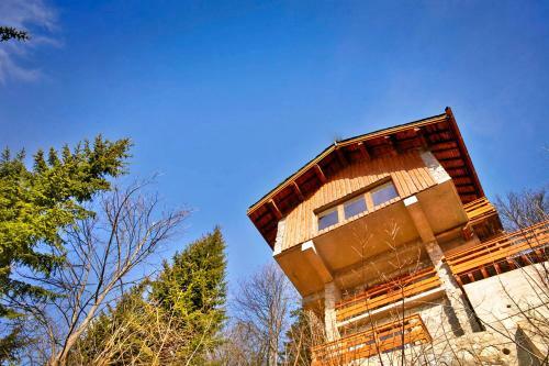Mussillon Chalet Sleeps 10 Wifi