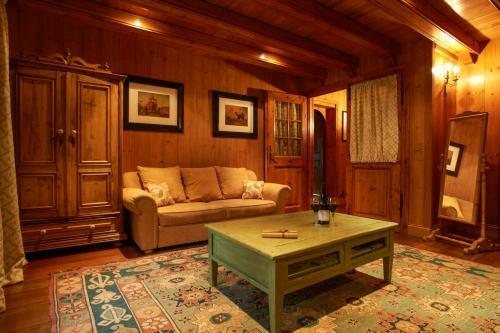 Mussillon Chalet Sleeps 8 Wifi