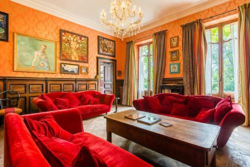 Montjoi Chateau Sleeps 26 Pool Wifi