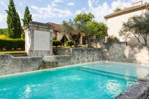 Montjoi Chateau Sleeps 26 Pool Wifi