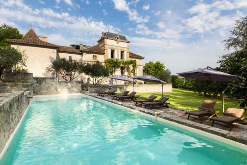 Montjoi Chateau Sleeps 26 Pool Wifi