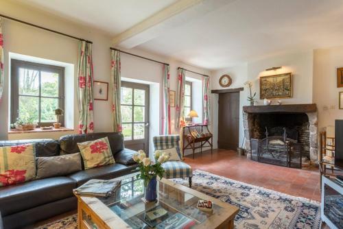 Vaumambert Villa Sleeps 6 Pool Wifi
