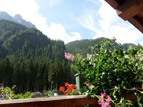 Hostal Affittacamere Pizzeria Marmolada
