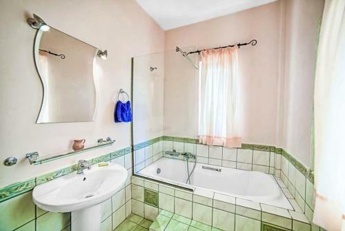 Lithiasmenos Villa Sleeps 6 Pool Air Con Wifi