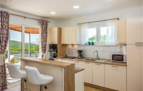 Three-bedroom Holiday Home In Lovrec