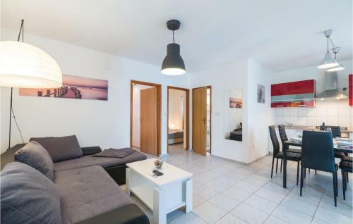 Two-bedroom Holiday Home In Rastane Donje