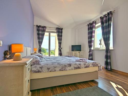 Luxurious Villa In Vizinada With Swimming Pool