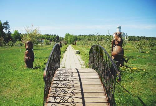 Eco-village Uhnovgrad