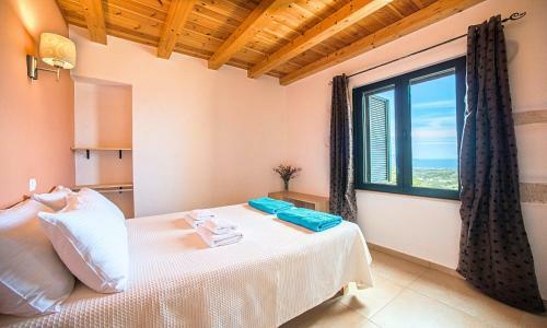 Cretan View Villa With Heated Swimming Pool