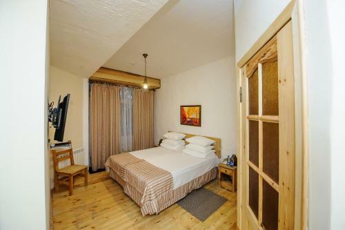 Relax Hotel Azau Star