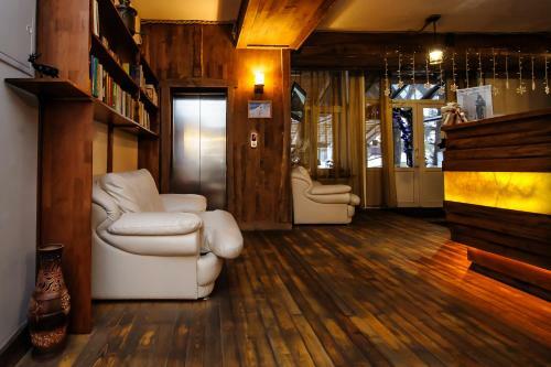 Relax Hotel Azau Star