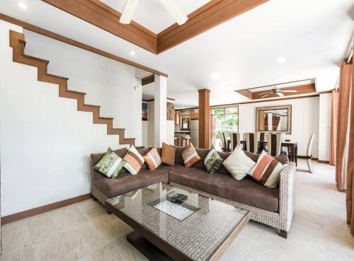 4 Bedroom Sea View Villa On Beach Front Resort Tg48