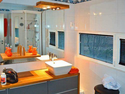 Four-bedroom Holiday Home In Inndyr 1