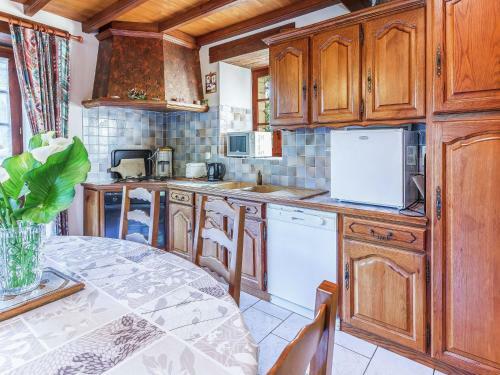 Charming Holiday Home In Prats-du-perigord With Pool