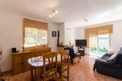 Caules Villa Sleeps 6 Pool