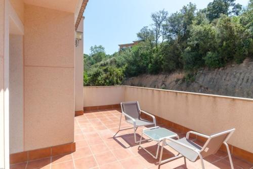 Caules Villa Sleeps 6 Pool