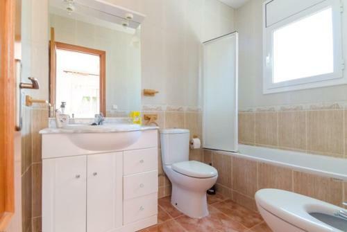 Caules Villa Sleeps 6 Pool