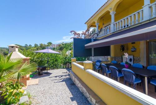 Caules Villa Sleeps 10 Pool Wifi