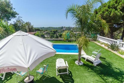 Caules Villa Sleeps 10 Pool Wifi