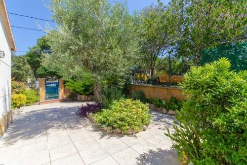 Caules Villa Sleeps 10 Pool Wifi