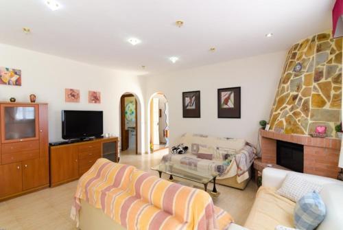 Caules Villa Sleeps 10 Pool Wifi