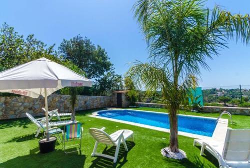 Caules Villa Sleeps 10 Pool Wifi
