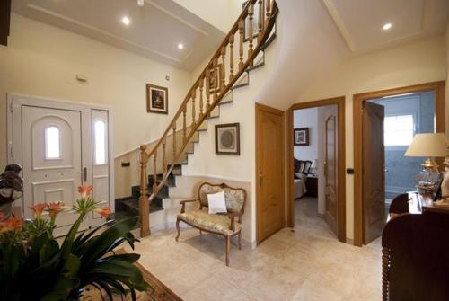 Lloret De Mar Villa Sleeps 8 Pool Wifi