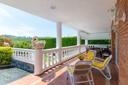 Lloret de Mar Villa Sleeps 8 Pool Air Con Wifi