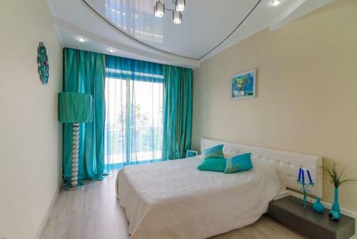 Lloret de Mar Villa Sleeps 8 Pool Air Con Wifi
