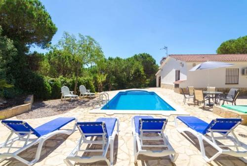 Lloret de Mar Villa Sleeps 6 Pool Air Con Wifi