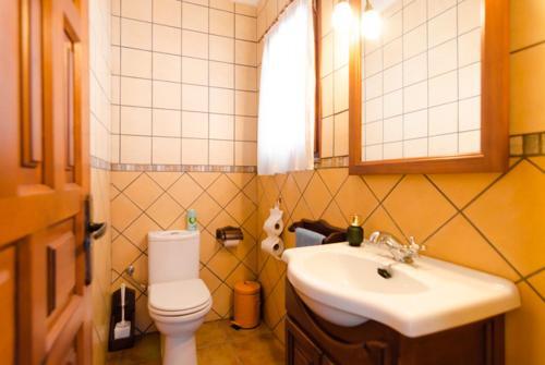 Lloret De Mar Villa Sleeps 8 Pool Wifi