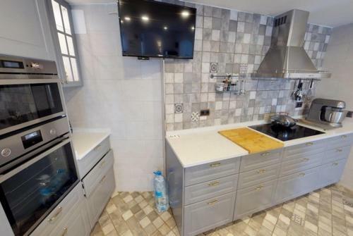 Lloret de Mar Villa Sleeps 10 Pool Air Con Wifi