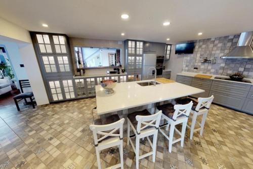 Lloret de Mar Villa Sleeps 10 Pool Air Con Wifi