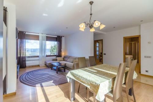 Lloret De Mar Villa Sleeps 6 Pool Air Con Wifi
